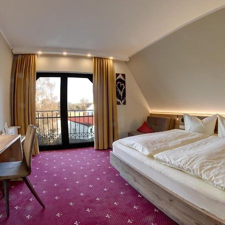 Hotel Zur Schmiede อัลส์เฟลด์ ภายนอก รูปภาพ