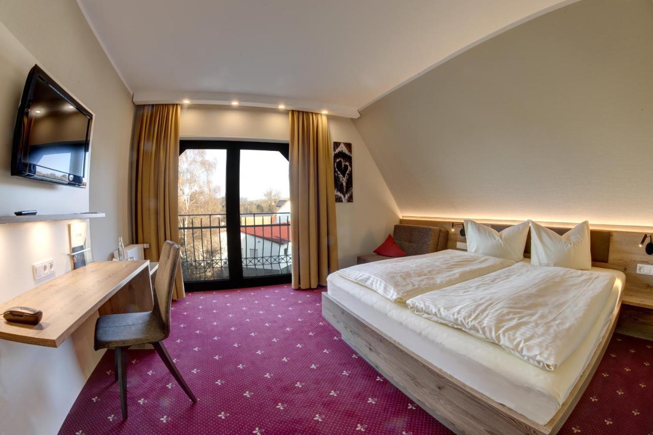 Hotel Zur Schmiede อัลส์เฟลด์ ภายนอก รูปภาพ